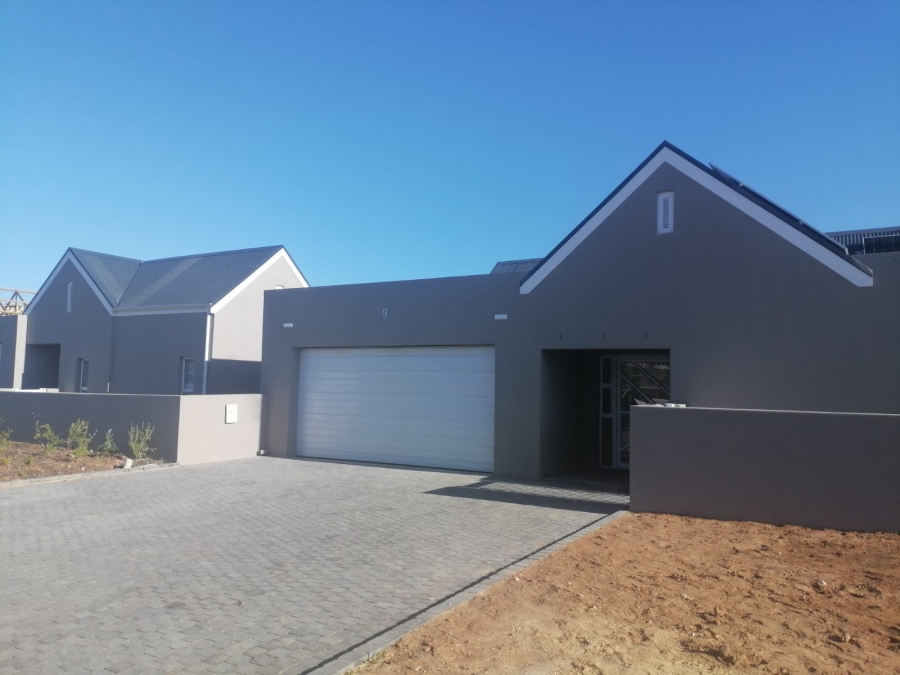 3 Bedroom Property for Sale in Somerset Lakes Western Cape